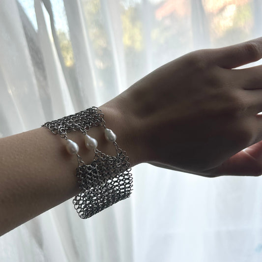 Chainmail Drop Pearl Bracelet