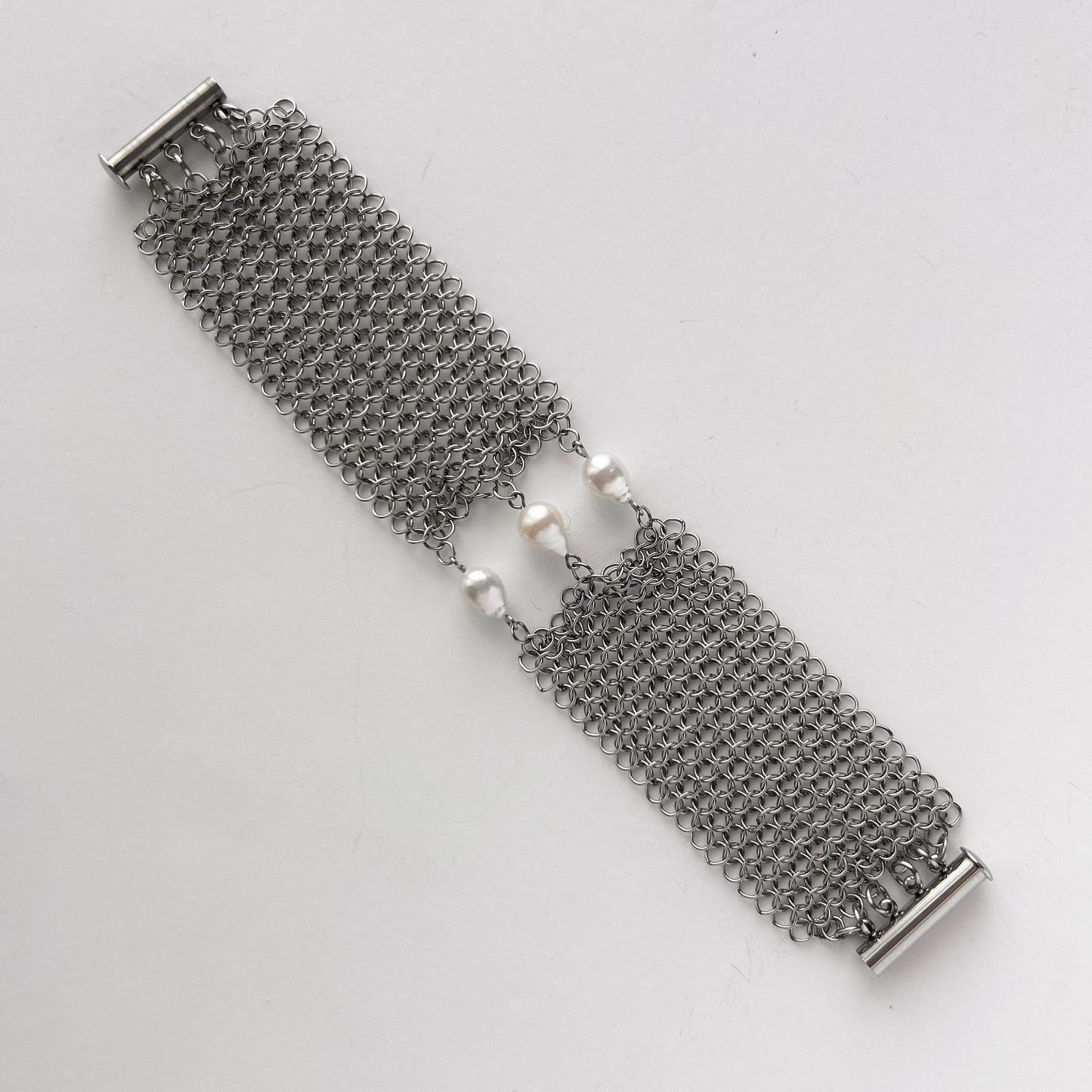 Chainmail Drop Pearl Bracelet